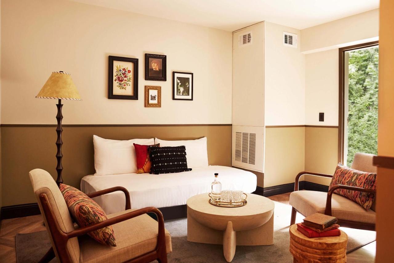 Hotel Berkshires Untold Lenox Exterior foto