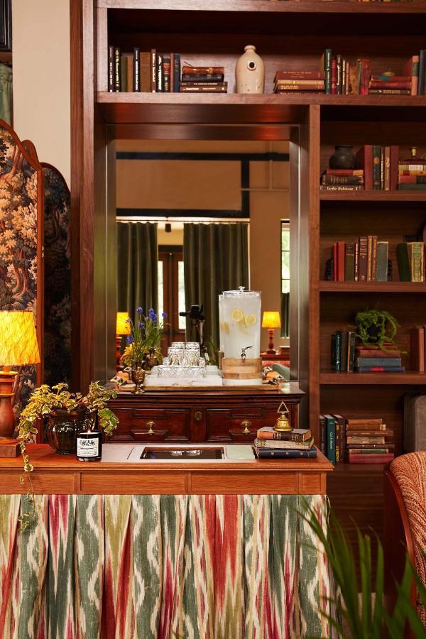 Hotel Berkshires Untold Lenox Exterior foto